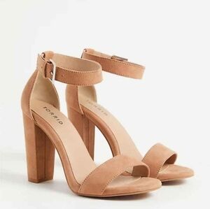 Two Strap Tapered Heel Sandal Sz 8 (Ww)